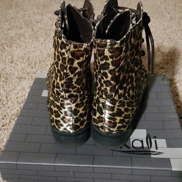 Leopard print boots - Picture 5 of 8
